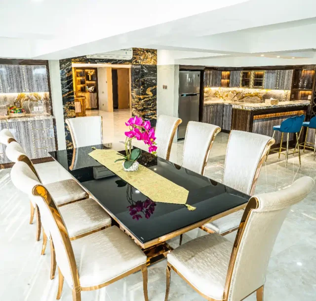 DoA - Presidential Suite_2_edited Dining & Kitchen Area